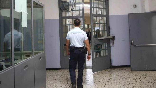 Uno degli ingressi del carcere di San Vittore dove si è consumata la violenza sessuale ai danni della psicologa