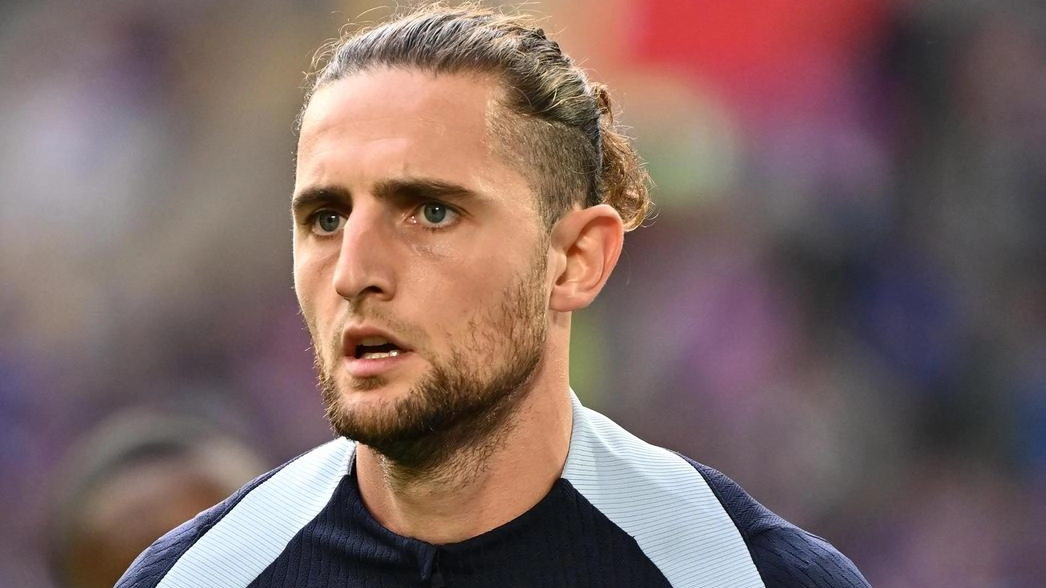 L'infortunio di Bennacer non fa cambiare i piani al Milan. Si scarta Rabiot e si guarda a Chukwuemeka per gennaio. Fonseca punta su giovani come Zeroli e Vos per rafforzare la squadra. Allenamenti ripresi a Milanello, con Morata e Thiaw ancora a parte. L'infortunio di Bennacer non fa cambiare i piani al Milan. Si scarta Rabiot e si guarda a Chukwuemeka per gennaio. Fonseca punta su giovani come Zeroli e Vos per rafforzare la squadra. Allenamenti ripresi a Milanello, con Morata e Thiaw ancora a parte.