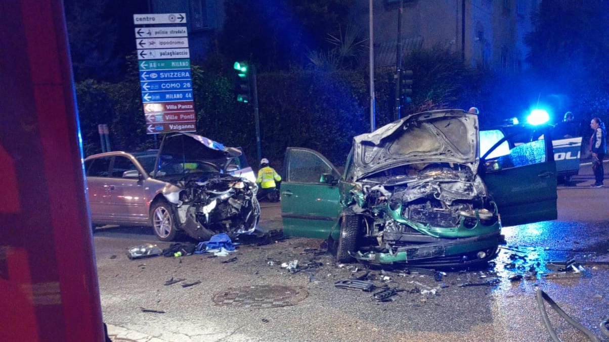 Le due automobili coinvolte nello schianto Le due automobili coinvolte nello schianto