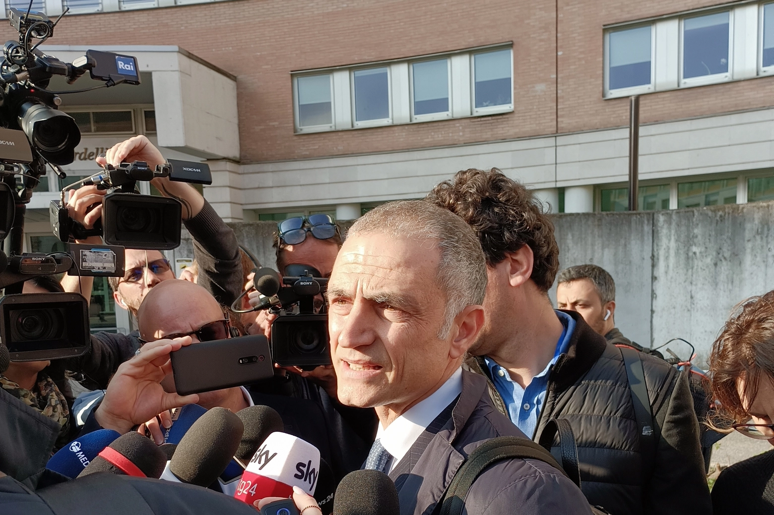 Avvocato Massimo Campa, legale della famiglia Castagna, arriva in aula a Brescia