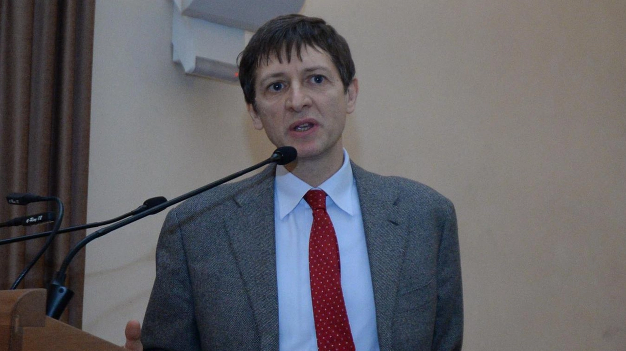 Raffaele Badolato direttore della SC Pediatria dell’Ospedale dei Bambini di Asst Spedali Civili e ordinario di pediatria dell’Università degli Studi di Brescia Raffaele Badolato direttore della SC Pediatria dell’Ospedale dei Bambini di Asst Spedali Civili e ordinario di pediatria dell’Università degli Studi di Brescia