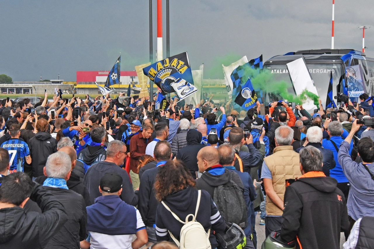 I tifosi accolgono l'Atalanta a Orio al Serio