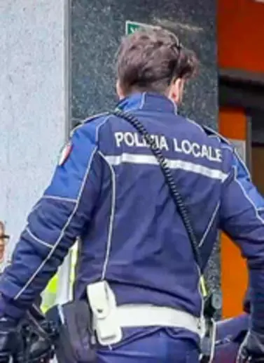 Vessava la sorella disabile. Il 39enne finisce in carcere