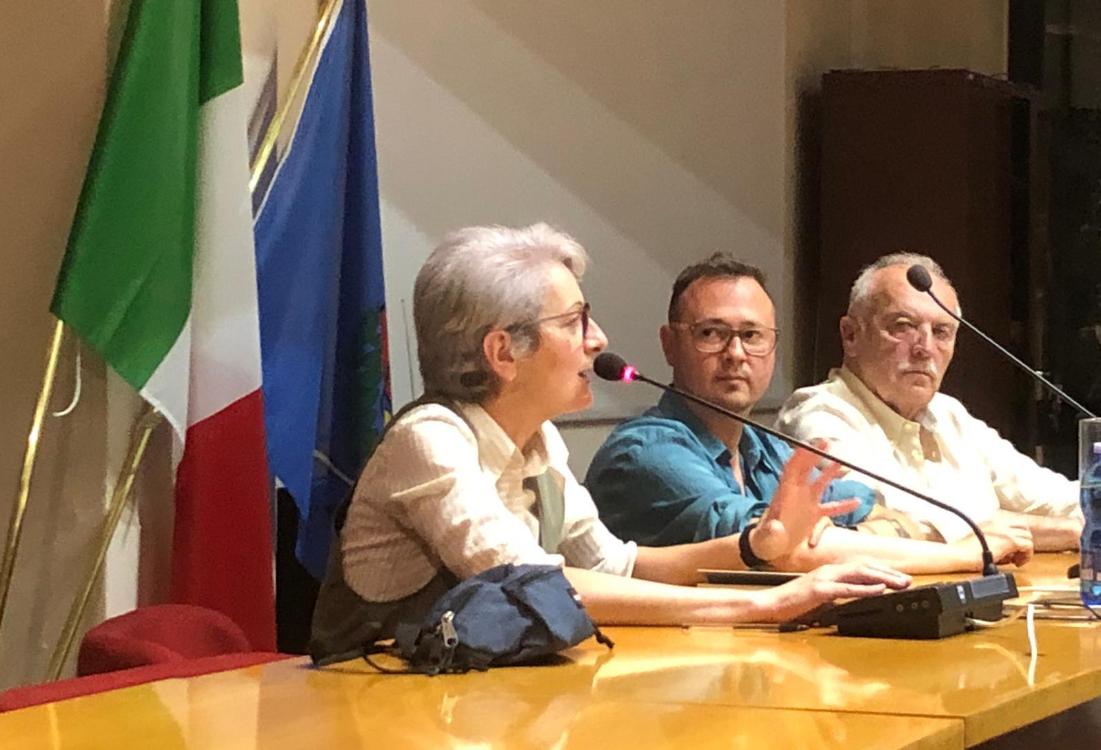 torna il bibliotecario scrittore ferrari illustra il suo sottoterra