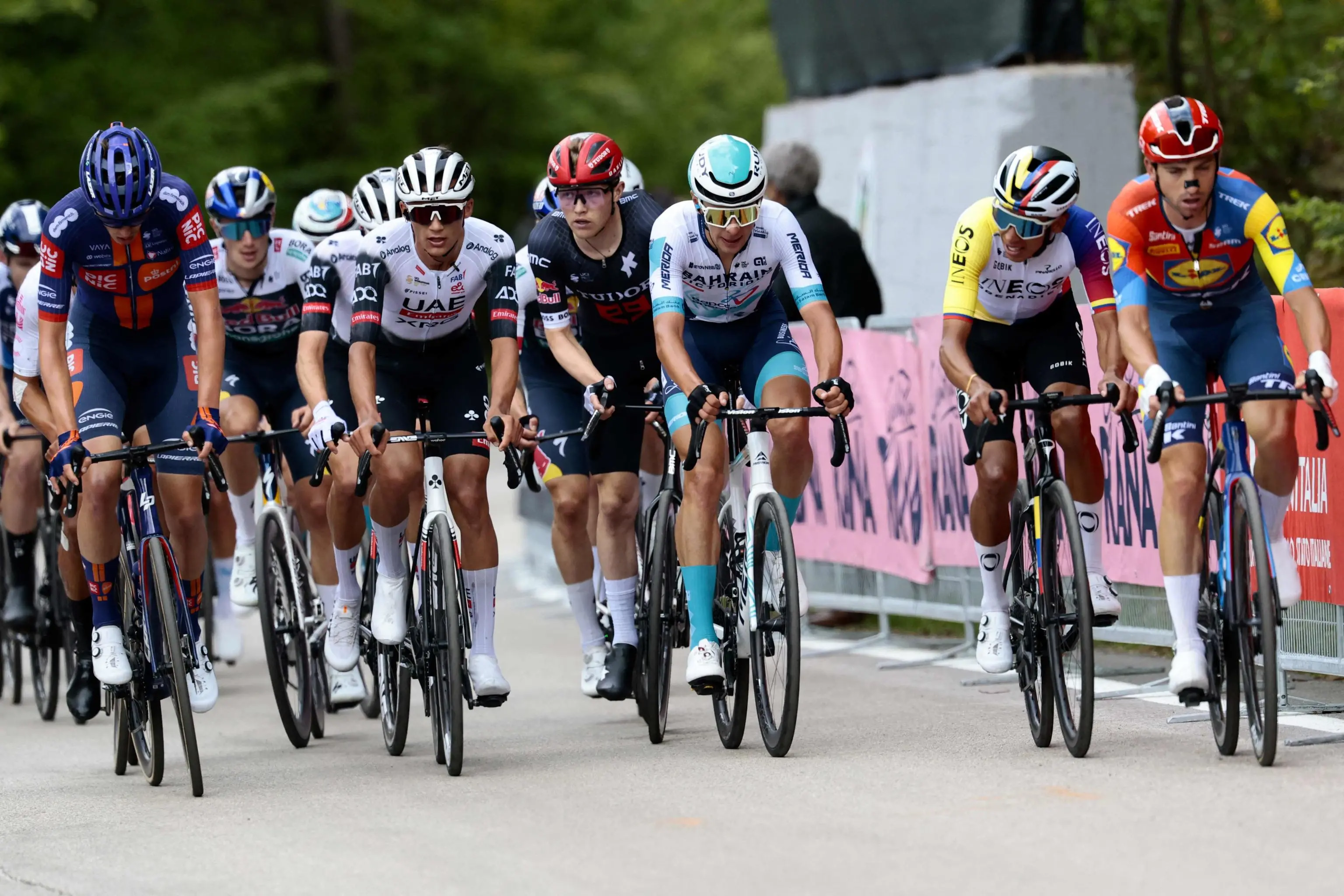Giro d’Italia 2025 a Viadana: orari, percorso, strade chiuse e parcheggi