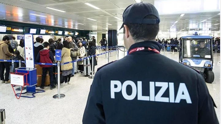 Il pedofilo è stato arrestato dalla polizia all’interno dell’aeroporto di Linate Il pedofilo è stato arrestato dalla polizia all’interno dell’aeroporto di Linate