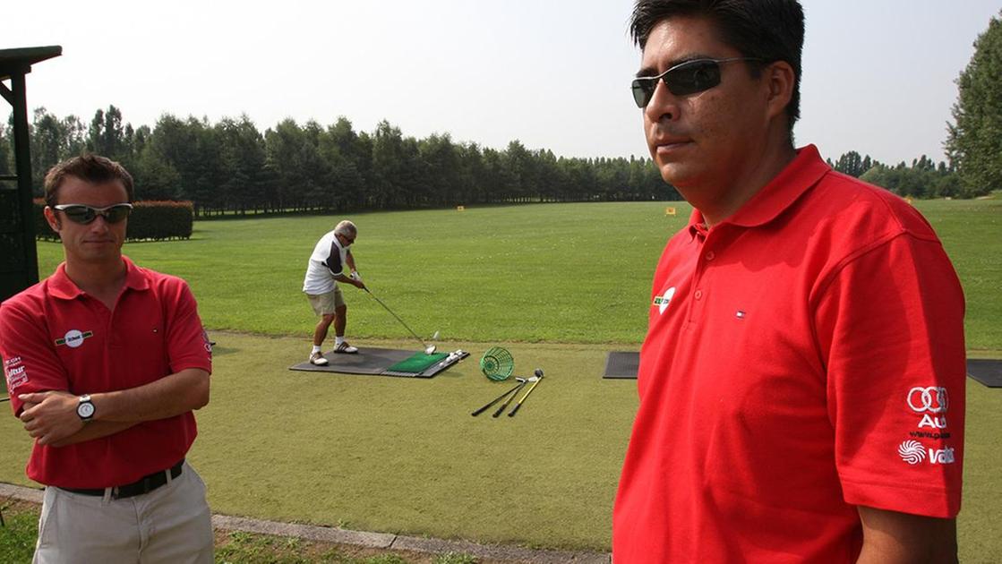 il sopralluogo dei sindaci sul green  campo da golf prove di rinascita