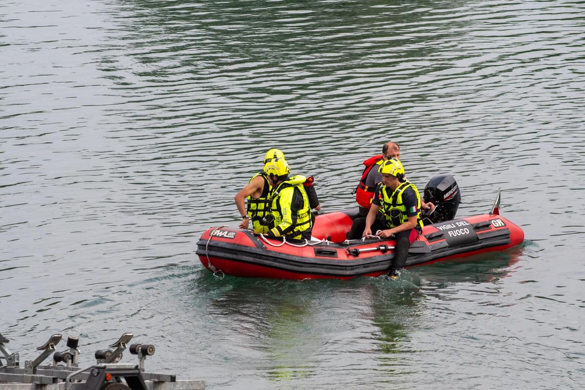 Ragazzo di 20 anni cade nel canale mentre pesca e non si trova più: disperate ricerche a Cremona Ragazzo di 20 anni cade nel canale mentre pesca e non si trova più: disperate ricerche a Cremona