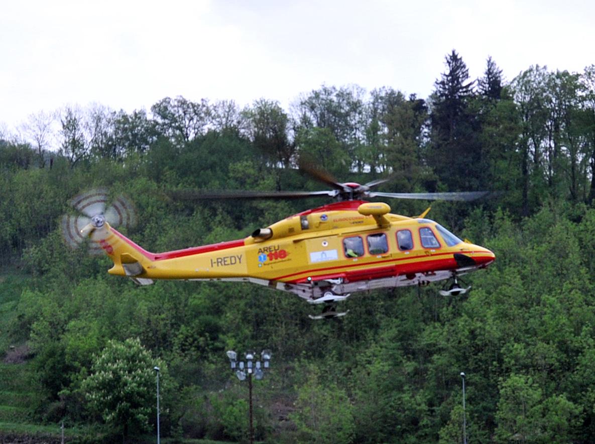 cosio valtellino incidente sul lavoro in un raviolificio operaio incastrato con le braccia in un macchinario