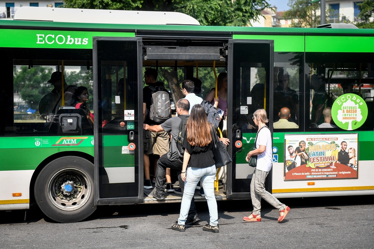 La 67enne è stata aggredita nei pressi della fermata Bande Nere della metropolitana