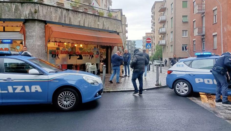 como nei giardini di via anzani un uomo ferito e uno svenuto