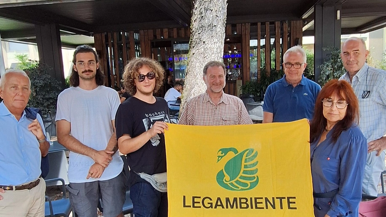 Gli attivisti hanno presentato le prossime. strategie per cercare di avere risposte sulla caldaia a. gas installata vicino al tribunale Gli attivisti hanno presentato le prossime. strategie per cercare di avere risposte sulla caldaia a. gas installata vicino al tribunale