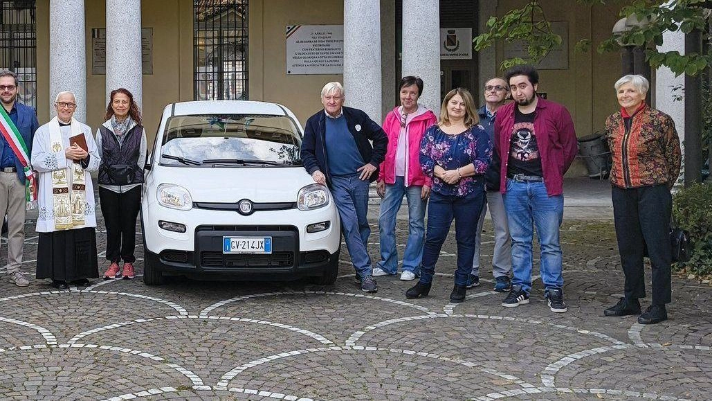 Una nuova Panda per i Servizi sociali, a Vaprio. L’utilitaria è stata consegnata dal sindaco Marco Galli e dall’assessora Veronica...