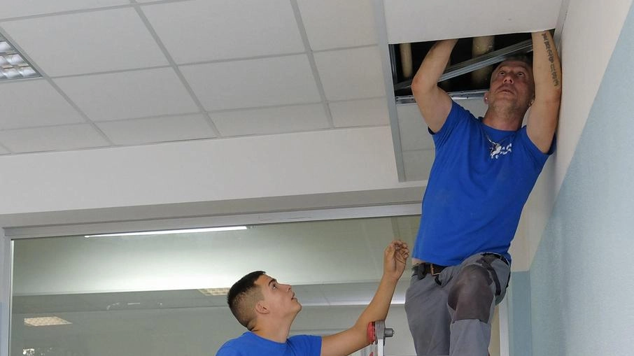 Lavori estivi nelle scuole di Buccinasco, Cesano Boscone e Corsico per migliorare le strutture e accogliere gli alunni con novità e migliorie. Lavori estivi nelle scuole di Buccinasco, Cesano Boscone e Corsico per migliorare le strutture e accogliere gli alunni con novità e migliorie.
