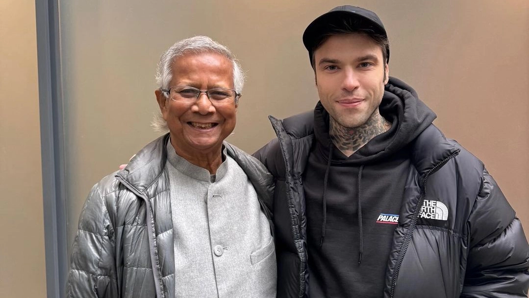 Muhammad Yunus, a sinistra, con Fedez nello scatto Instagram
