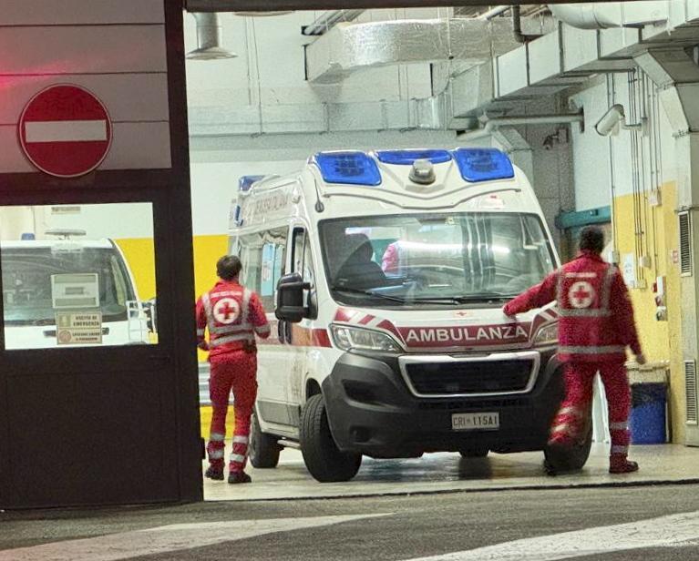 sbalzato dalla bici finisce contro il muro è gravissimo da Ilgiorno.it sbalzato dalla bici finisce contro il muro è gravissimo