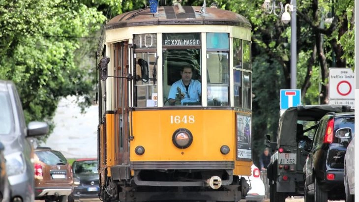 Conducente di un tram milanese Conducente di un tram milanese