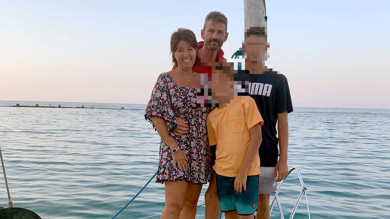 Strage a Paderno Dugnano; la famiglia sterminata (foto da Facebook) Strage a Paderno Dugnano; la famiglia sterminata (foto da Facebook)
