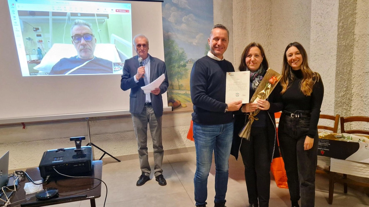 Riconoscimenti ai 38 più fedeli dei 220 volontari, che consentono l’attività h24 sette giorni su sette Riconoscimenti ai 38 più fedeli dei 220 volontari, che consentono l’attività h24 sette giorni su sette