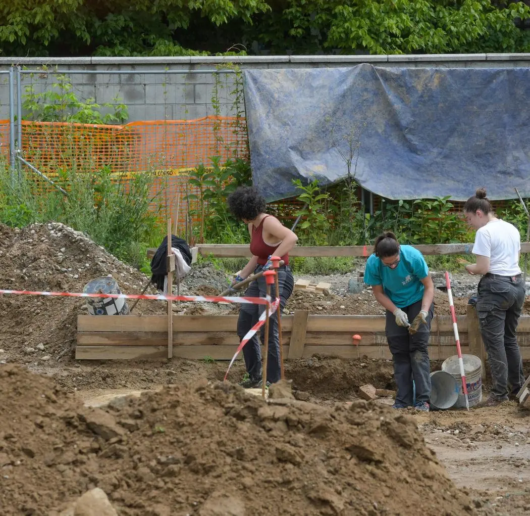 Casa di Comunità. I reperti ritrovati rallentano i lavori