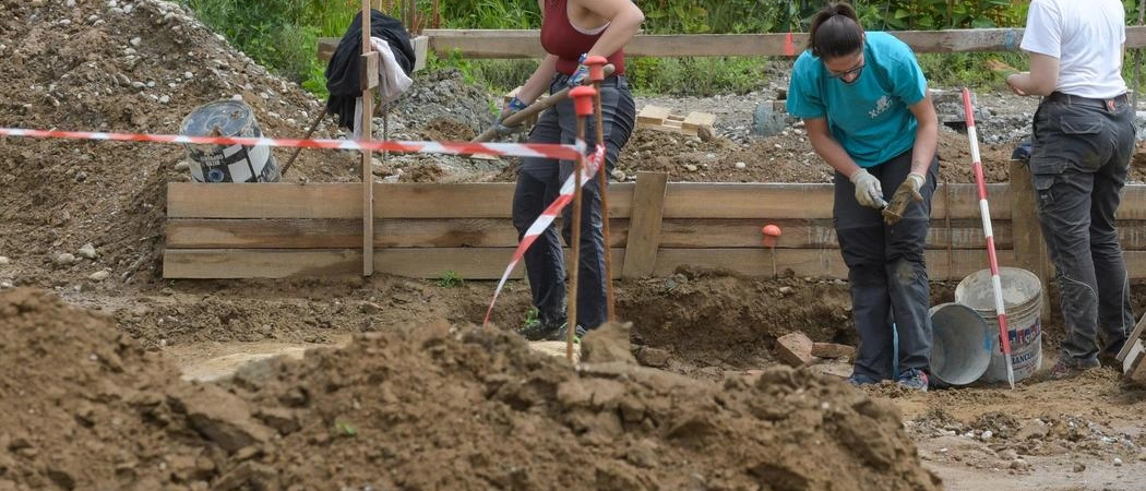 Casa di Comunità. I reperti ritrovati rallentano i lavori