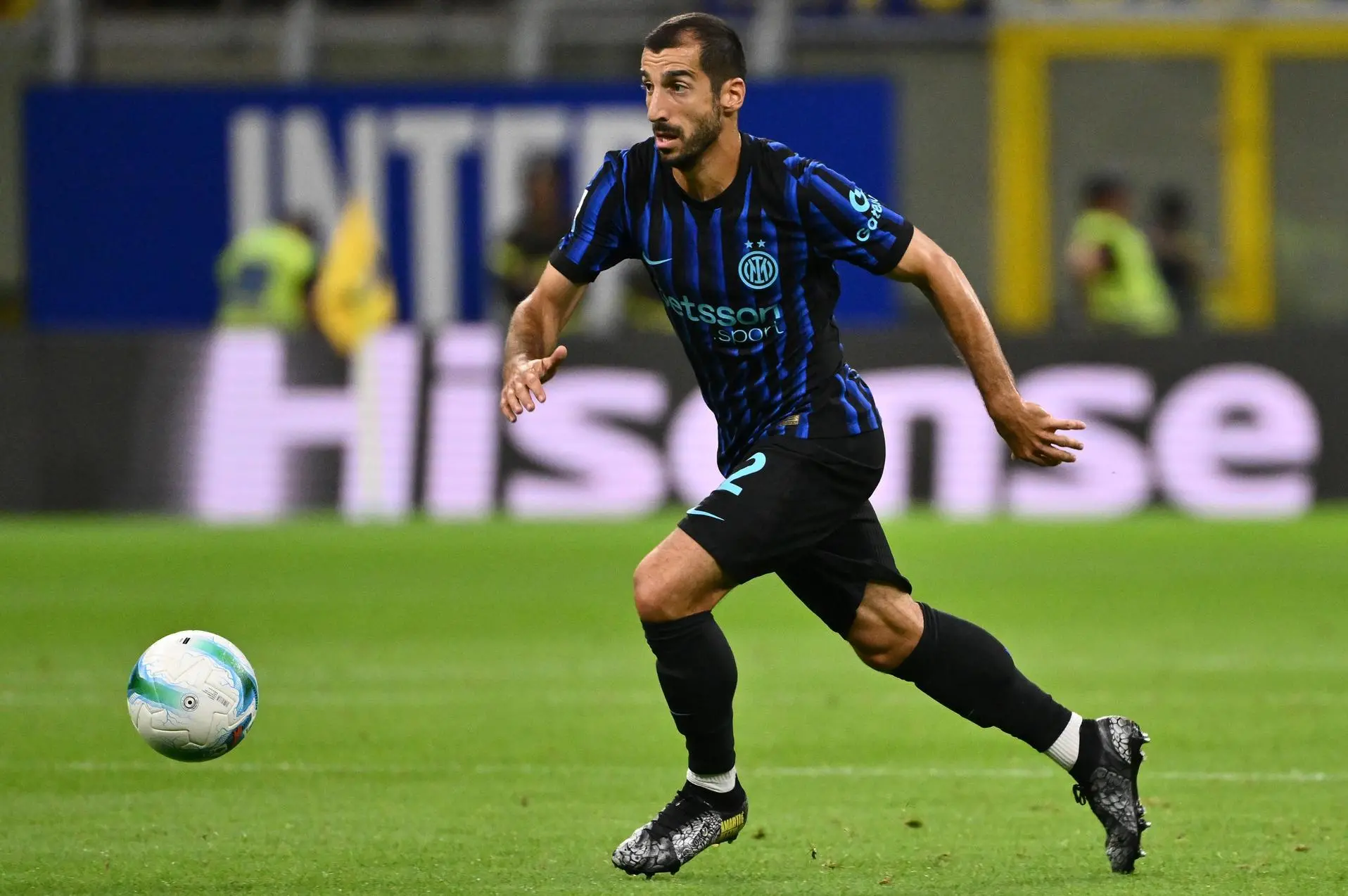 Inter, il dilemma. Mkhitaryan-Sucic. Sfida con vista Juve