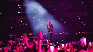 Max Pezzali torna a San Siro: "I nostri infiniti anni Novanta. Che nostalgia dell’ottimismo"