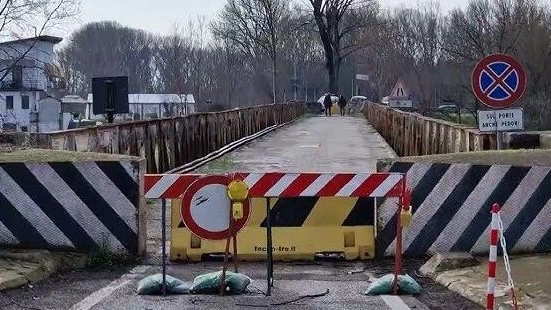 Chiuso il ponte sull'Oglio di Cavatone Chiuso il ponte sull'Oglio di Cavatone