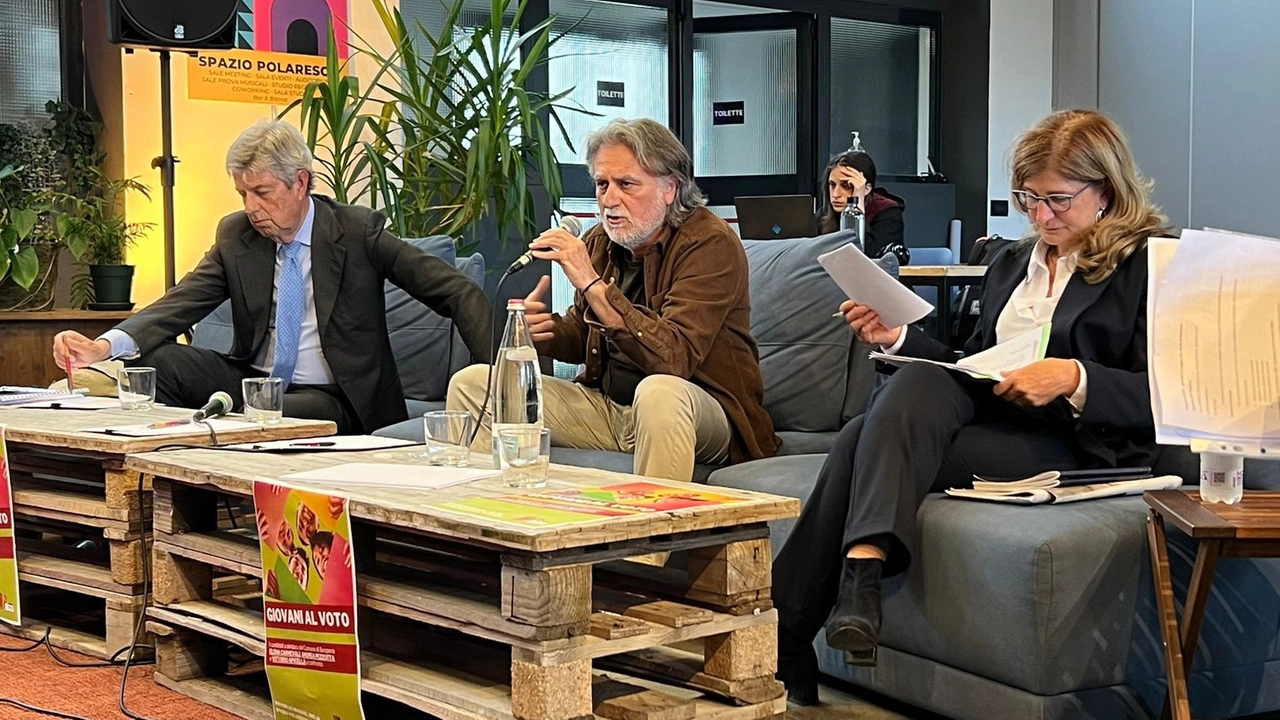 Bergamo, confronto elettorale tra da sinistra Andrea Pezzotta, Vittorio Apicella ed Elena Carnevali