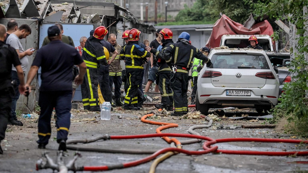 Si aggrava il bilancio del raid notturno sulla capitale