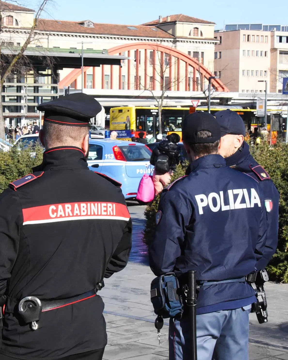Agente fuori servizio fa arrestare scippatore