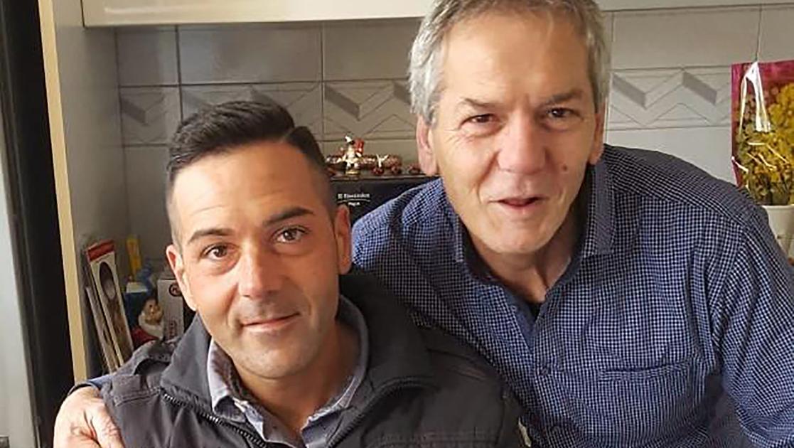 Rho, il gesto di solidarietà: ha il papà malato, i colleghi gli donano le ferie dopo che ha esaurito tutti i permessi