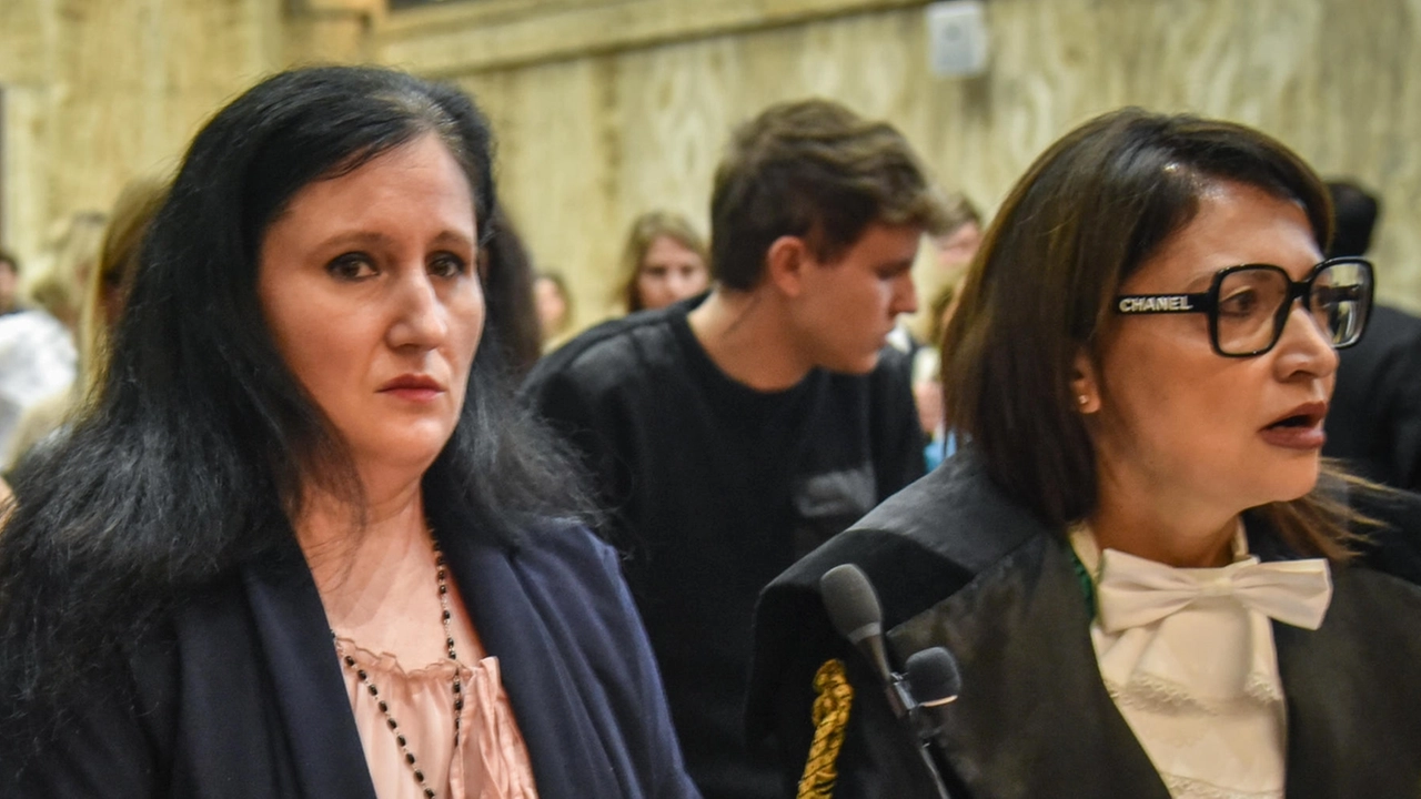Alessia Pifferi insieme all'avvocato Alessia Pontenani