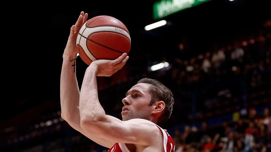 Olimpia Milano affronta Trento nei playoff, cercando di ribaltare il fattore campo e fermare le transizioni avversarie. Olimpia Milano affronta Trento nei playoff, cercando di ribaltare il fattore campo e fermare le transizioni avversarie.