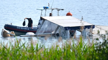 Naufragio della barca degli 007 nel lago Maggiore, lo skipper indagato: “Avrei dovuto morire io al posto loro”