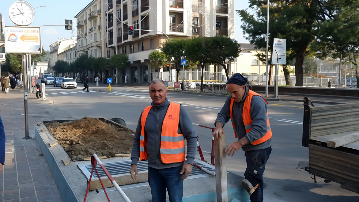 Il Comune di Monza decide di chiudere i sottopassi di Corso Milano verso la stazione, suscitando pareri contrastanti tra i residenti. Il Comune di Monza decide di chiudere i sottopassi di Corso Milano verso la stazione, suscitando pareri contrastanti tra i residenti.