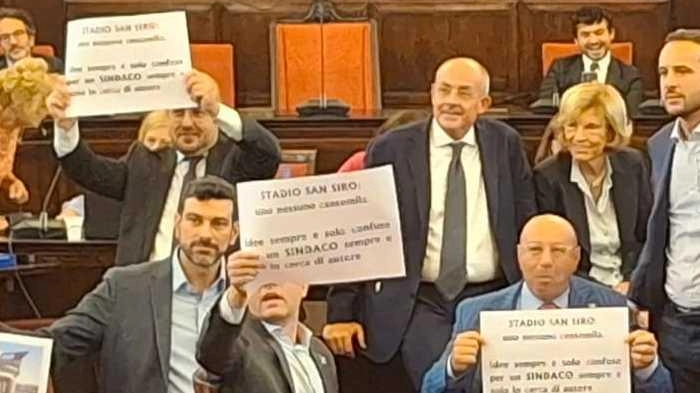 I partiti di centrodestra a Milano replicano alle accuse di tensione durante le sedute del Consiglio comunale da parte della presidente Buscemi. L'opposizione denuncia assenze e mancanza di risposte da parte della giunta su questioni cruciali come lo stadio San Siro. I partiti di centrodestra a Milano replicano alle accuse di tensione durante le sedute del Consiglio comunale da parte della presidente Buscemi. L'opposizione denuncia assenze e mancanza di risposte da parte della giunta su questioni cruciali come lo stadio San Siro.