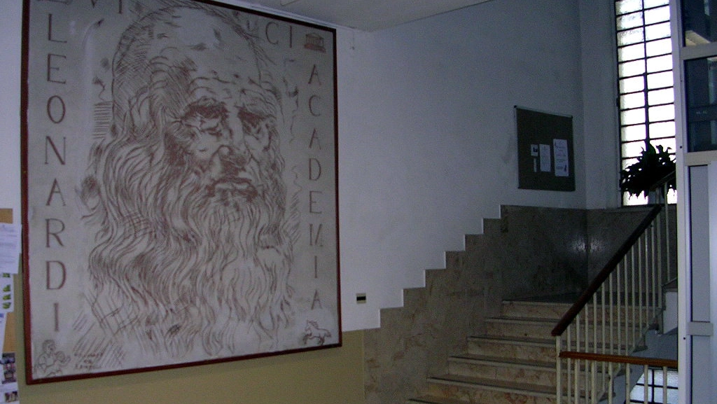 Gli interni della scuola Leonardo da Vinci di Nerviano Gli interni della scuola Leonardo da Vinci di Nerviano