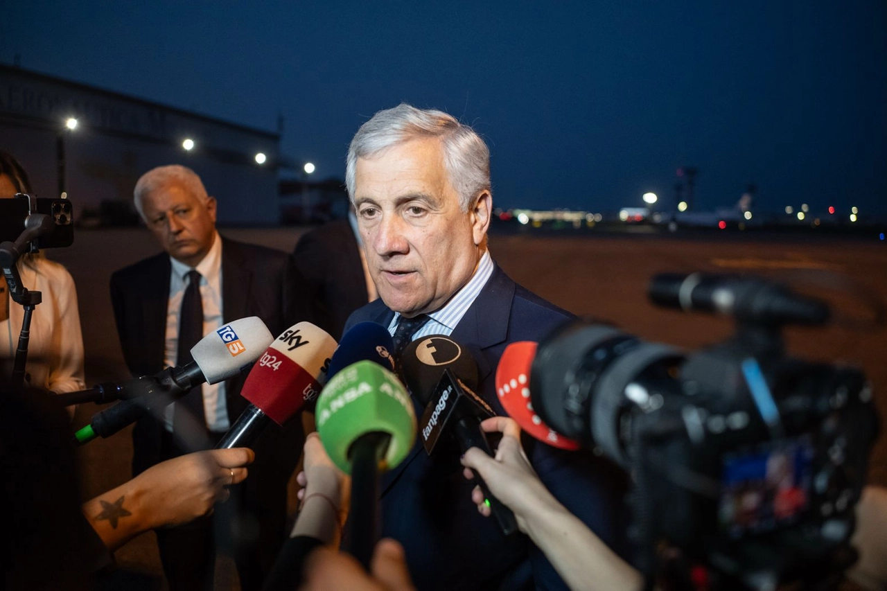 Il ministro Tajani a Linate (Canella)