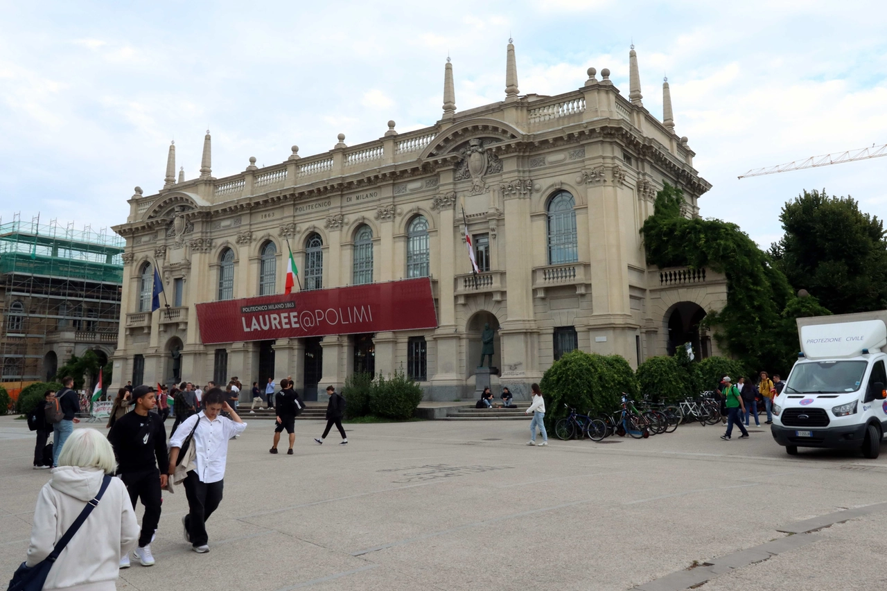 La sede centrale del Politecnico in piazza Leonardo (Archivio)