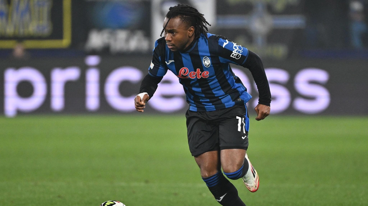 Ademola Lookman, attaccante anglo-nigeriano dell’Atalanta, ha vinto l’ultimo Pallone d’Oro africano Ademola Lookman, attaccante anglo-nigeriano dell’Atalanta, ha vinto l’ultimo Pallone d’Oro africano