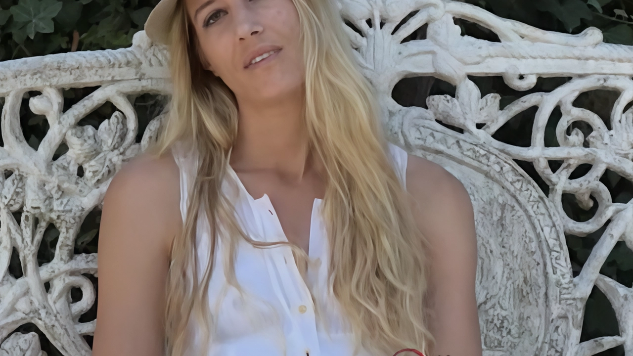 Arianna Forni venerdì scorso era caduta in acqua mentre facendo wakeboard veniva trainata da un motoscafo Le sue condizioni erano subito apparse disperate Arianna Forni venerdì scorso era caduta in acqua mentre facendo wakeboard veniva trainata da un motoscafo Le sue condizioni erano subito apparse disperate