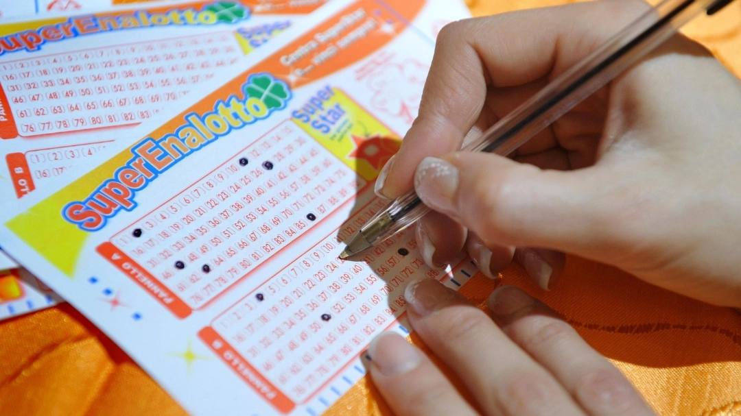 SuperEnalotto, il jackpot sale a 32,2 milioni di euro SuperEnalotto, il jackpot sale a 32,2 milioni di euro