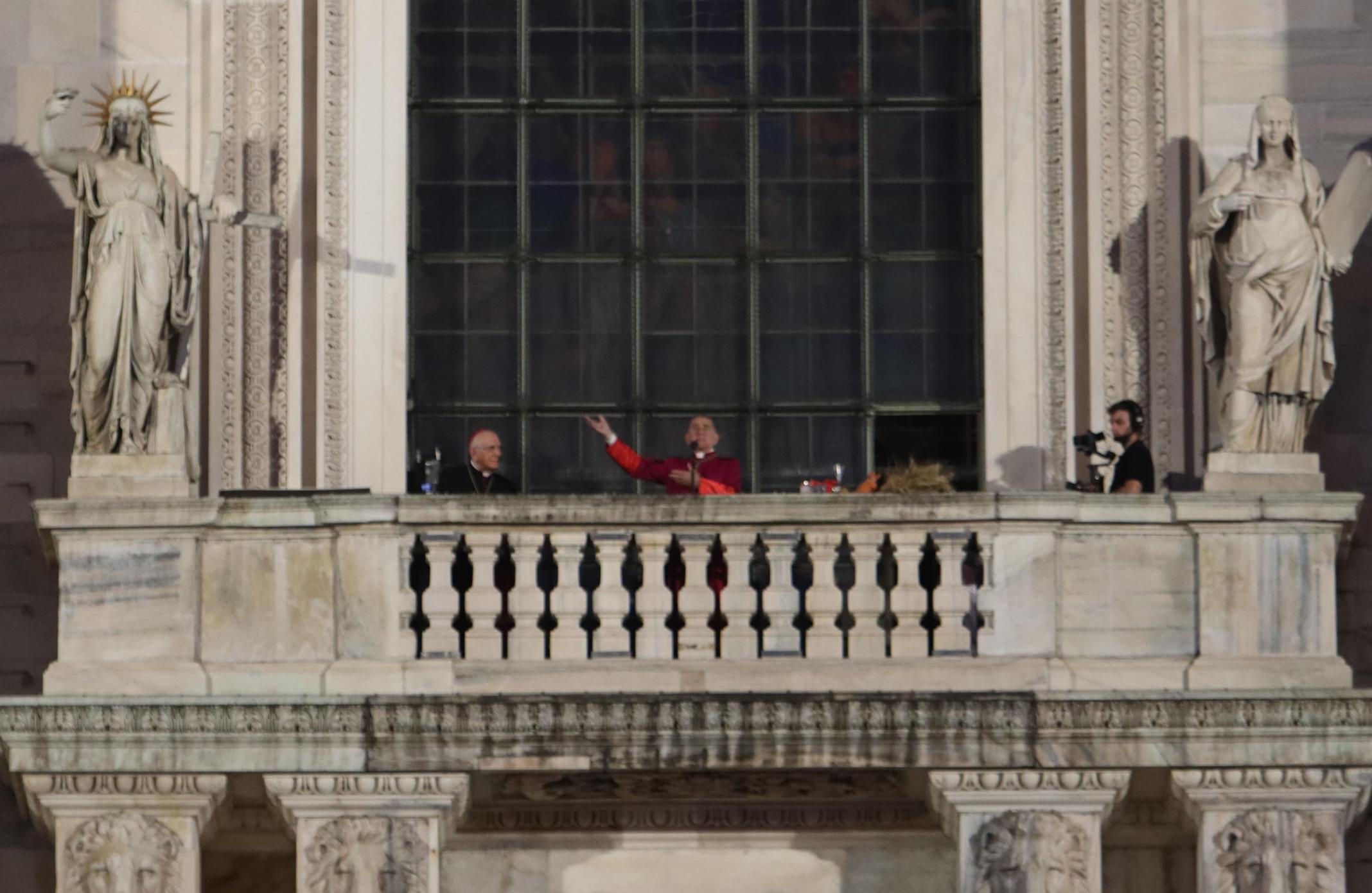 In duemila per i 50 anni di sacerdozio di Delpini In duemila per i 50 anni di sacerdozio di Delpini