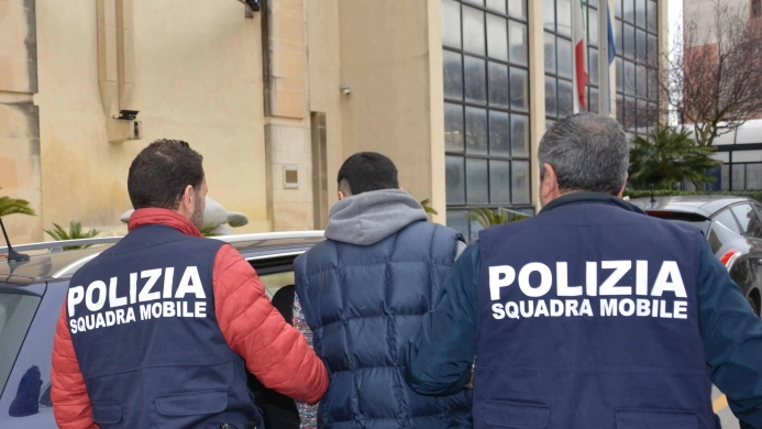 Arrestato dalla Squadra Mobile Arrestato dalla Squadra Mobile