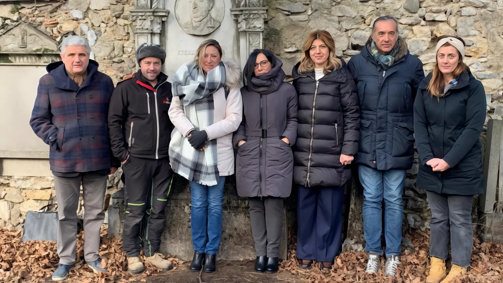 Da sinistra: Daniele Trentini Daniele Caverzasi Marta Licata Carla Staffolani Emanuela Quintiglio Francesco Rizzi e Francesca Curletto Da sinistra: Daniele Trentini Daniele Caverzasi Marta Licata Carla Staffolani Emanuela Quintiglio Francesco Rizzi e Francesca Curletto