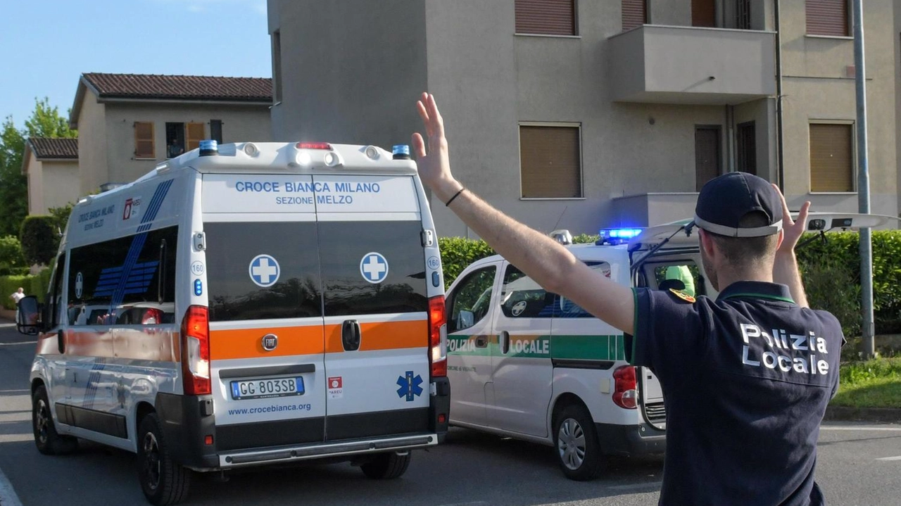 Una donna di 47 anni è caduta in un tombino all’interno del parco Ghezzi. La struttura del chiusino ha ceduto... Una donna di 47 anni è caduta in un tombino all’interno del parco Ghezzi. La struttura del chiusino ha ceduto...