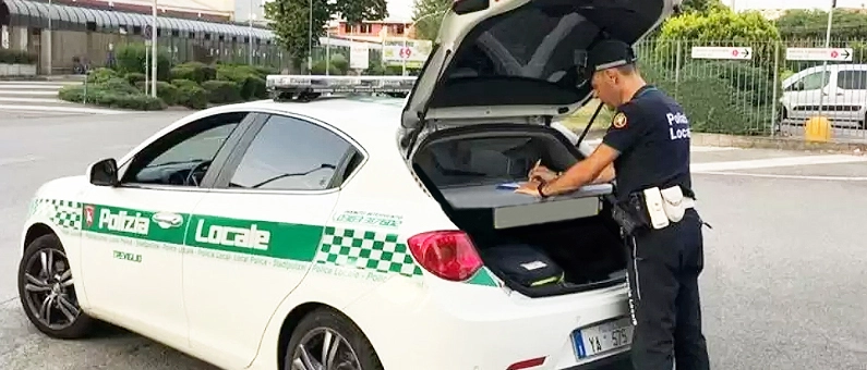 Bergamo, carne conservata nel box auto accanto al ristorante: scattano sequestro e sanzione