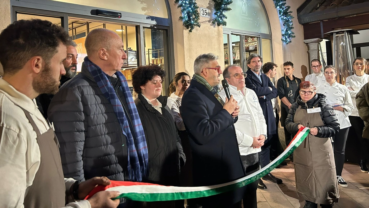 L'inaugurazione della CioccoGelateria Sociale