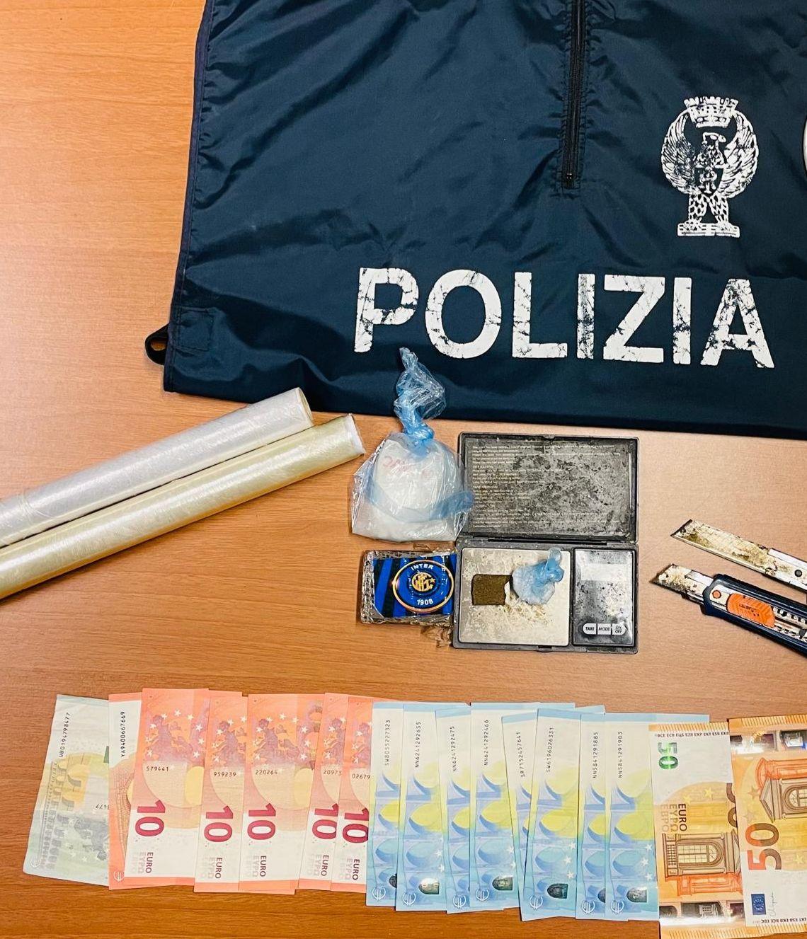 Pavia, trovato con più di un etto di droga in casa: “Mi serviva per un festino”